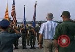 Image Seamans inspection et honorant troupes VNAF La Base Aérienne de Soc Trang Vietnam, 1970, de la seconde 58 séquences d'archives historiques vidéo 65675026828