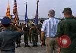 Image Seamans inspection et honorant troupes VNAF La Base Aérienne de Soc Trang Vietnam, 1970, de la seconde 62 séquences d'archives historiques vidéo 65675026828