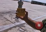 Standbild Dr Seamans Abreise Phan Rang Air Base Vietnam, 1970, aus Sekunde 7 historischem Filmmaterial Videoclip 65675026831
