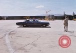 Standbild Dr Seamans Abreise Phan Rang Air Base Vietnam, 1970, aus Sekunde 14 historischem Filmmaterial Videoclip 65675026831