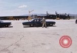 Standbild Dr Seamans Abreise Phan Rang Air Base Vietnam, 1970, aus Sekunde 18 historischem Filmmaterial Videoclip 65675026831
