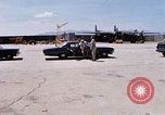 Standbild Dr Seamans Abreise Phan Rang Air Base Vietnam, 1970, aus Sekunde 20 historischem Filmmaterial Videoclip 65675026831