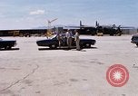 Standbild Dr Seamans Abreise Phan Rang Air Base Vietnam, 1970, aus Sekunde 21 historischem Filmmaterial Videoclip 65675026831
