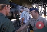 Standbild Dr Seamans Abreise Phan Rang Air Base Vietnam, 1970, aus Sekunde 39 historischem Filmmaterial Videoclip 65675026831