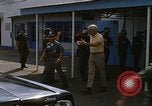 Standbild Dr Seamans präsentiert silberne Sterne Tan Son Nhut Vietnam, 1970, aus Sekunde 10 historischem Filmmaterial Videoclip 65675026832