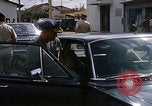Standbild Dr Seamans präsentiert silberne Sterne Tan Son Nhut Vietnam, 1970, aus Sekunde 24 historischem Filmmaterial Videoclip 65675026832