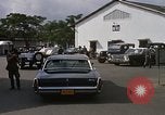 Standbild Dr Seamans präsentiert silberne Sterne Tan Son Nhut Vietnam, 1970, aus Sekunde 35 historischem Filmmaterial Videoclip 65675026832
