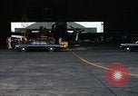 Standbild Dr Seamans präsentiert silberne Sterne Tan Son Nhut Vietnam, 1970, aus Sekunde 42 historischem Filmmaterial Videoclip 65675026832