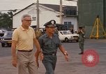 Standbild Dr Seamans präsentiert silberne Sterne Tan Son Nhut Vietnam, 1970, aus Sekunde 54 historischem Filmmaterial Videoclip 65675026832