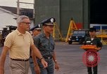 Standbild Dr Seamans präsentiert silberne Sterne Tan Son Nhut Vietnam, 1970, aus Sekunde 55 historischem Filmmaterial Videoclip 65675026832