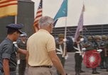 Standbild Dr Seamans präsentiert silberne Sterne Tan Son Nhut Vietnam, 1970, aus Sekunde 60 historischem Filmmaterial Videoclip 65675026832