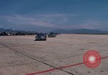 Standbild Dr Seamans Inspektion alert Kleiderbügel Phan Rang Vietnam, 1970, aus Sekunde 3 historischem Filmmaterial Videoclip 65675026835