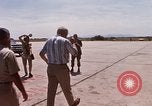 Standbild Dr Seamans Inspektion alert Kleiderbügel Phan Rang Vietnam, 1970, aus Sekunde 18 historischem Filmmaterial Videoclip 65675026835