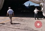 Standbild Dr Seamans Inspektion alert Kleiderbügel Phan Rang Vietnam, 1970, aus Sekunde 49 historischem Filmmaterial Videoclip 65675026835