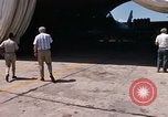 Standbild Dr Seamans Inspektion alert Kleiderbügel Phan Rang Vietnam, 1970, aus Sekunde 50 historischem Filmmaterial Videoclip 65675026835