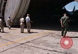 Standbild Dr Seamans Inspektion alert Kleiderbügel Phan Rang Vietnam, 1970, aus Sekunde 53 historischem Filmmaterial Videoclip 65675026835