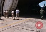 Standbild Dr Seamans Inspektion alert Kleiderbügel Phan Rang Vietnam, 1970, aus Sekunde 55 historischem Filmmaterial Videoclip 65675026835