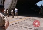 Standbild Dr Seamans Inspektion alert Kleiderbügel Phan Rang Vietnam, 1970, aus Sekunde 56 historischem Filmmaterial Videoclip 65675026835