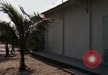 Standbild Dr Seamans geben Medaillen an die VAF-Truppen Nha Trang Vietnam AFB, 1970, aus Sekunde 19 historischem Filmmaterial Videoclip 65675026837