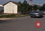 Standbild Dr Seamans geben Medaillen an die VAF-Truppen Nha Trang Vietnam AFB, 1970, aus Sekunde 56 historischem Filmmaterial Videoclip 65675026837