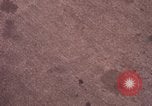 Standbild Dr Seamans Inspektion AF Truppen und Präsentation Medaillen Tan Son Nhut Vietnam, 1970, aus Sekunde 14 historischem Filmmaterial Videoclip 65675026838