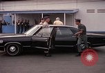 Standbild Dr Seamans Inspektion AF Truppen und Präsentation Medaillen Tan Son Nhut Vietnam, 1970, aus Sekunde 20 historischem Filmmaterial Videoclip 65675026838