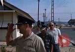 Immagine di Dr Seamans ispezionando la formazione delle strutture scolastiche Nha Trang Air Base Vietnam, 1970, secondo 25 filmato di repertorio 65675026839