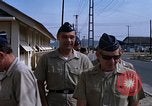Immagine di Dr Seamans ispezionando la formazione delle strutture scolastiche Nha Trang Air Base Vietnam, 1970, secondo 31 filmato di repertorio 65675026839
