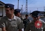 Immagine di Dr Seamans ispezionando la formazione delle strutture scolastiche Nha Trang Air Base Vietnam, 1970, secondo 34 filmato di repertorio 65675026839