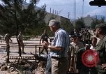 Immagine di Dr Seamans ispezionando la formazione delle strutture scolastiche Nha Trang Air Base Vietnam, 1970, secondo 50 filmato di repertorio 65675026839