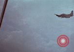 Standbild USAF A-1E skyraider Bien Hoa Vietnam ab, 1965, aus Sekunde 12 historischem Filmmaterial Videoclip 65675026851