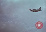 Standbild USAF A-1E skyraider Bien Hoa Vietnam ab, 1965, aus Sekunde 15 historischem Filmmaterial Videoclip 65675026851