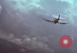 Standbild USAF A-1E skyraider Bien Hoa Vietnam ab, 1965, aus Sekunde 22 historischem Filmmaterial Videoclip 65675026851