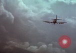 Standbild USAF A-1E skyraider Bien Hoa Vietnam ab, 1965, aus Sekunde 25 historischem Filmmaterial Videoclip 65675026851