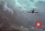 Standbild USAF A-1E skyraider Bien Hoa Vietnam ab, 1965, aus Sekunde 28 historischem Filmmaterial Videoclip 65675026851