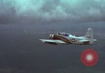 Standbild USAF A-1E skyraider Bien Hoa Vietnam ab, 1965, aus Sekunde 45 historischem Filmmaterial Videoclip 65675026851