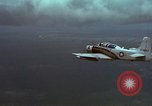 Standbild USAF A-1E skyraider Bien Hoa Vietnam ab, 1965, aus Sekunde 47 historischem Filmmaterial Videoclip 65675026851
