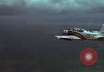 Standbild USAF A-1E skyraider Bien Hoa Vietnam ab, 1965, aus Sekunde 48 historischem Filmmaterial Videoclip 65675026851