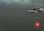 Standbild USAF A-1E skyraider Bien Hoa Vietnam ab, 1965, aus Sekunde 61 historischem Filmmaterial Videoclip 65675026851