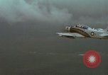 Standbild USAF A-1E skyraider Bien Hoa Vietnam ab, 1965, aus Sekunde 62 historischem Filmmaterial Videoclip 65675026851
