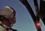 Standbild USAF A-1E Flugzeuge fallende Bomben Bien Hoa Vietnam ab, 1965, aus Sekunde 4 historischem Filmmaterial Videoclip 65675026852