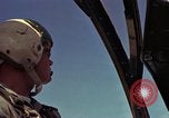 Standbild USAF A-1E Flugzeuge fallende Bomben Bien Hoa Vietnam ab, 1965, aus Sekunde 7 historischem Filmmaterial Videoclip 65675026852