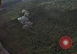 Standbild USAF A-1E Flugzeuge fallende Bomben Bien Hoa Vietnam ab, 1965, aus Sekunde 44 historischem Filmmaterial Videoclip 65675026852