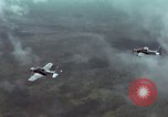 Standbild zwei USAF A-1E Flugzeuge fliegen Bien Hoa Vietnam ab, 1965, aus Sekunde 19 historischem Filmmaterial Videoclip 65675026853