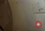 Standbild USAF A-1E skyraiders Loslassen napalm fällt Bien Hoa Vietnam ab, 1965, aus Sekunde 1 historischem Filmmaterial Videoclip 65675026854