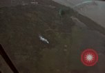 Standbild USAF A-1E skyraiders Loslassen napalm fällt Bien Hoa Vietnam ab, 1965, aus Sekunde 3 historischem Filmmaterial Videoclip 65675026854