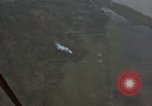 Standbild USAF A-1E skyraiders Loslassen napalm fällt Bien Hoa Vietnam ab, 1965, aus Sekunde 5 historischem Filmmaterial Videoclip 65675026854