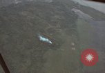 Standbild USAF A-1E skyraiders Loslassen napalm fällt Bien Hoa Vietnam ab, 1965, aus Sekunde 7 historischem Filmmaterial Videoclip 65675026854