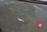 Standbild USAF A-1E skyraiders Loslassen napalm fällt Bien Hoa Vietnam ab, 1965, aus Sekunde 8 historischem Filmmaterial Videoclip 65675026854