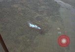 Standbild USAF A-1E skyraiders Loslassen napalm fällt Bien Hoa Vietnam ab, 1965, aus Sekunde 10 historischem Filmmaterial Videoclip 65675026854